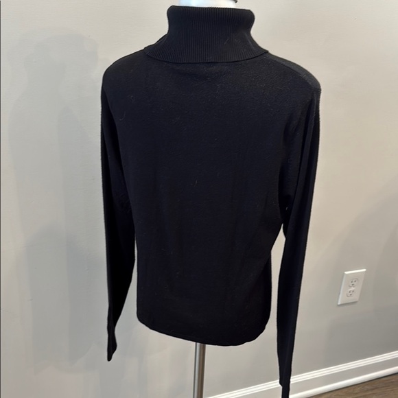 Escapade Medium Black Turtleneck Sweater - Picture 4 of 5
